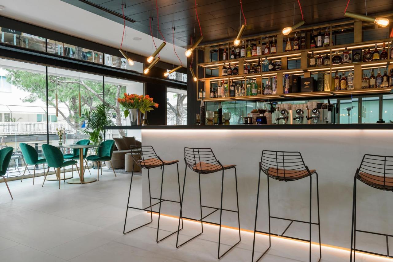 We Me Suite Hotel Riccione Exterior photo