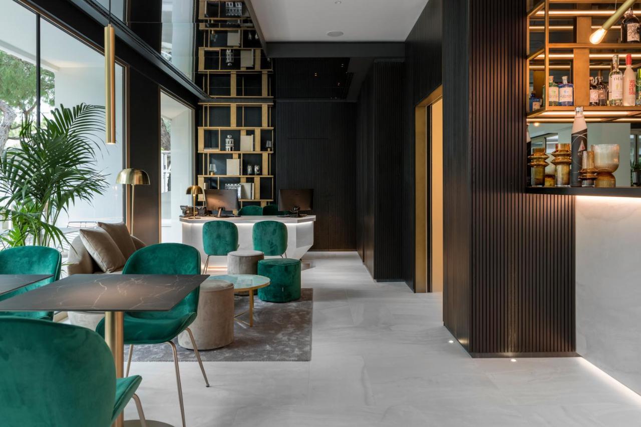 We Me Suite Hotel Riccione Exterior photo